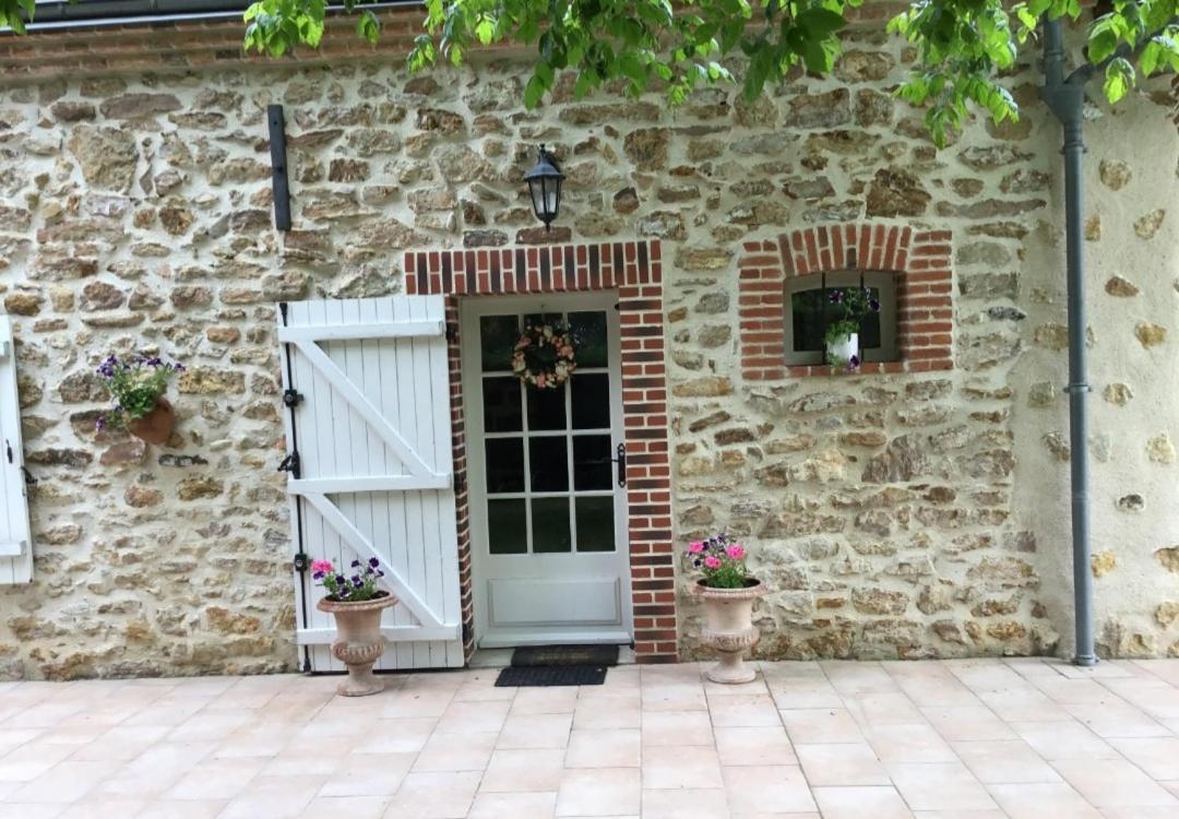 Bed and Breakfast Les 3 Roses Anjouin Esterno foto