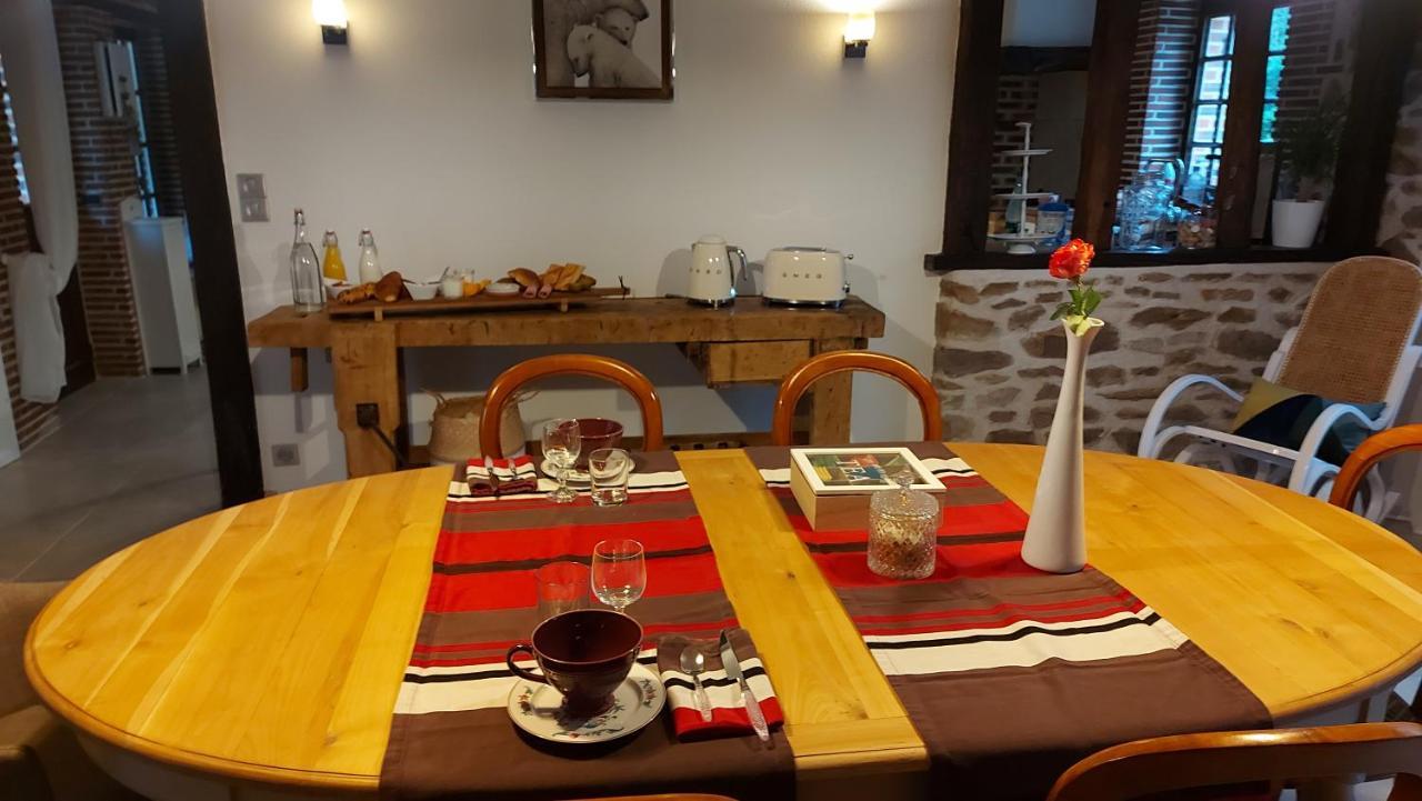 Bed and Breakfast Les 3 Roses Anjouin Esterno foto