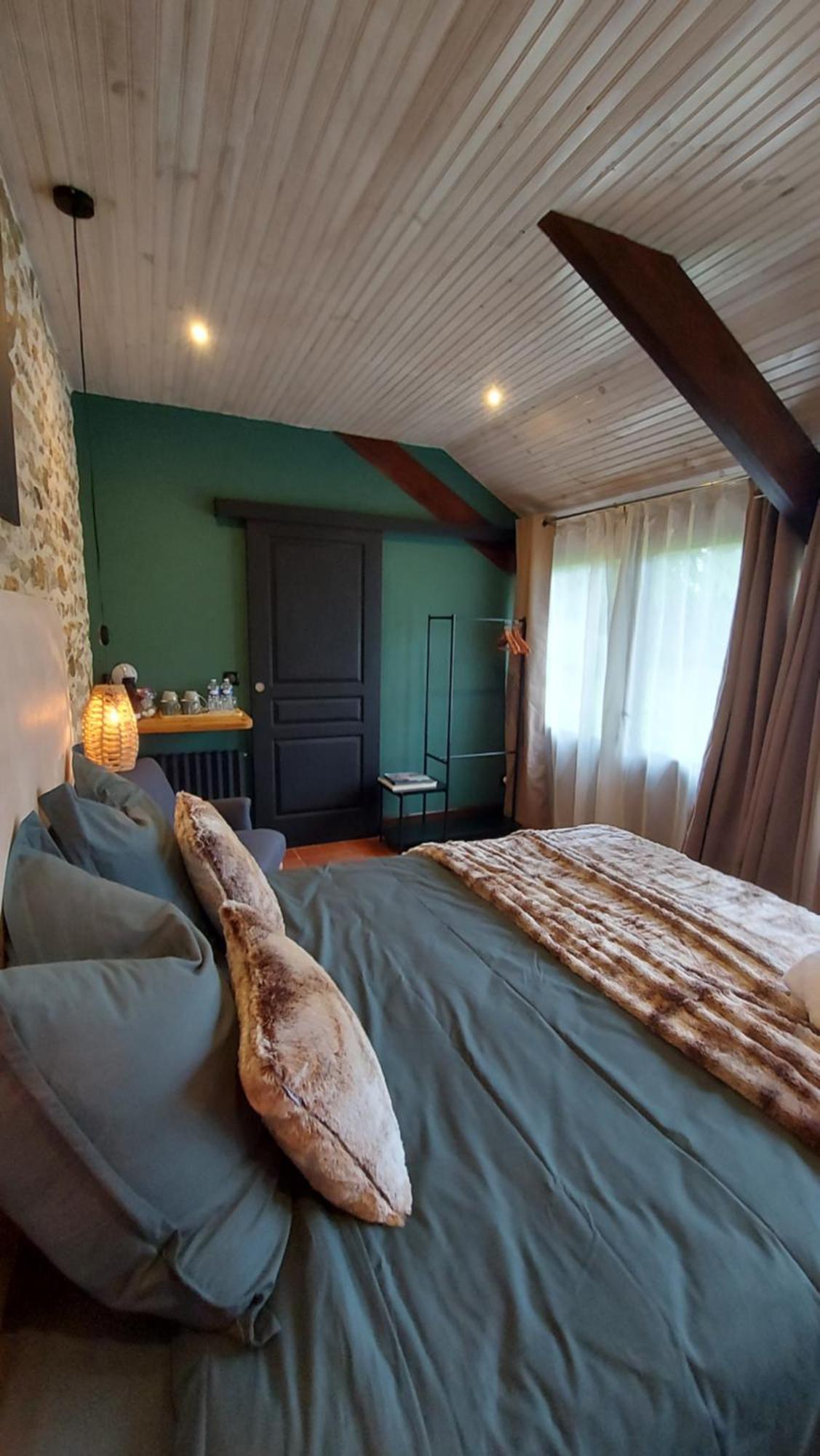 Bed and Breakfast Les 3 Roses Anjouin Esterno foto